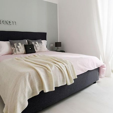 Altido Superb Apt Near Arco Della Pace And Sforzesco Castle Milan Bagian luar foto